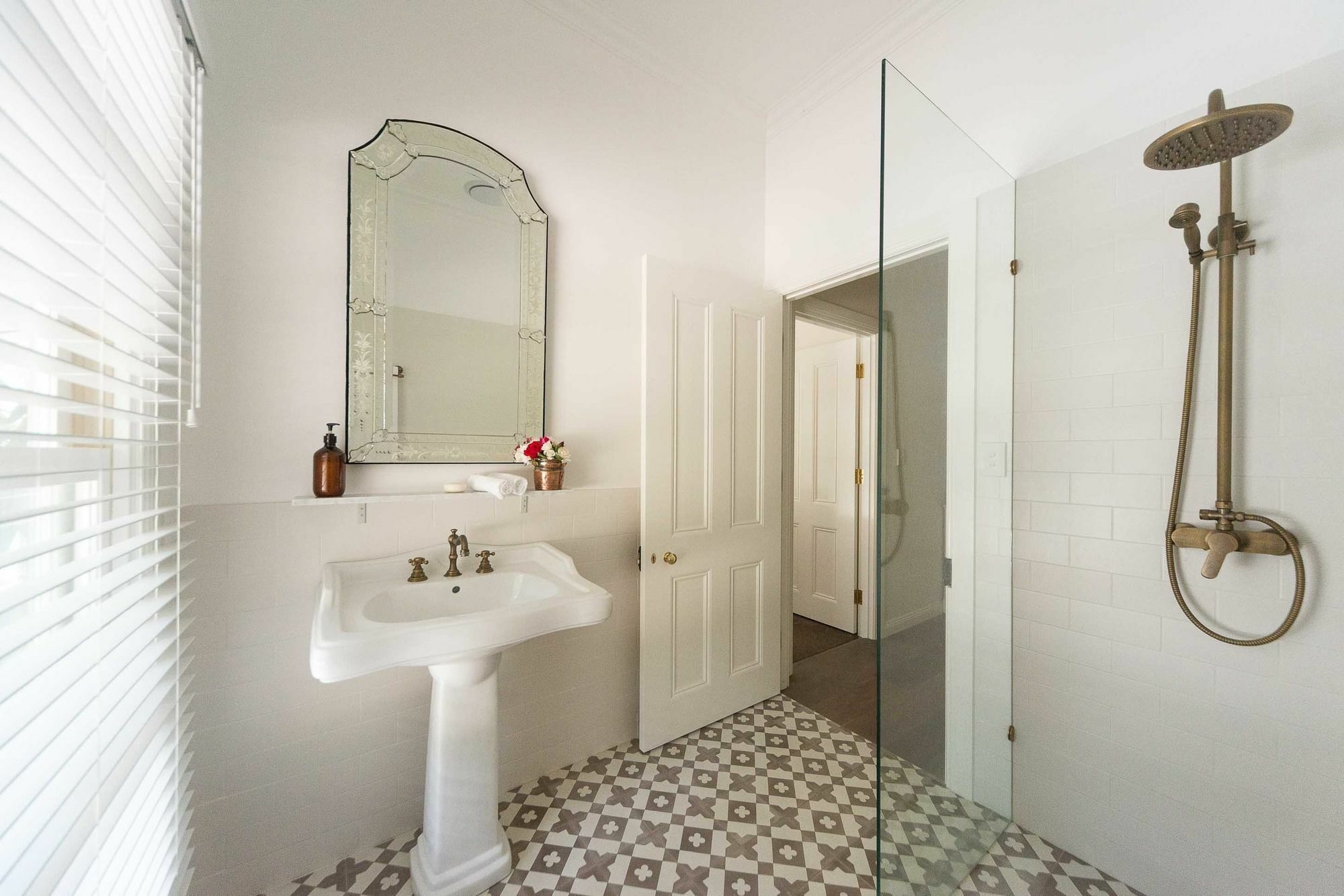 Abelia House Bed & Breakfast Byron Bay Exterior photo